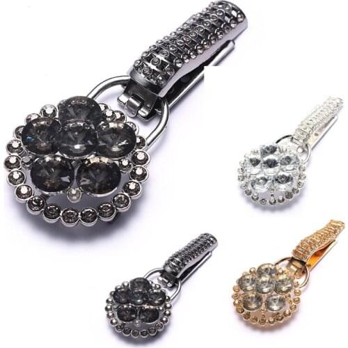 1Pcs Sweater Blouse Decoration Jewlery Pins Fashion Retro Crystal Duckbill Buckle Clothes Decor Chain Cardigan Holder Clip