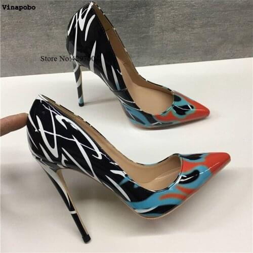 2019 New fashion bridal wedding shoes Black Graffiti print slip on pumps Pointed Toe thin high heels party dress shoes woman