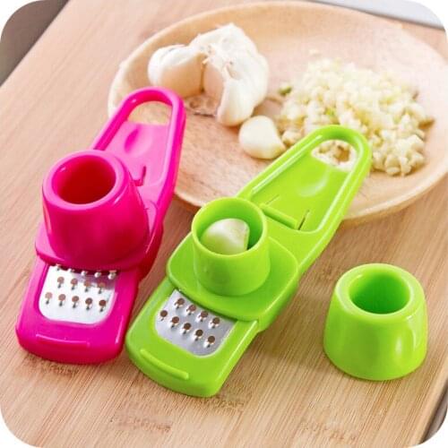 1Pc Garlic Press Plastic Stainless Steel Manual Garlic Presser Crusher Ginger Cutter Grinding Tool Kitchen Cooking Tools