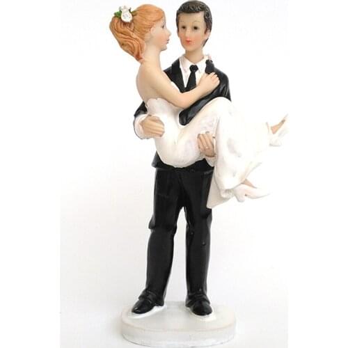 Bolafynia Wedding cake doll toy Resin Crafts Decoration Cake Decoration wedding Valentines Day gift Groom embraces the bride