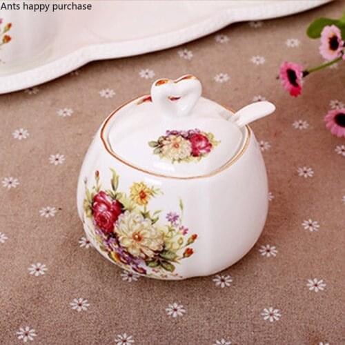 Kitchen Supplies Ceramic Seasoning Jar White Seasoning Tank with Lid with Spoon Pepper Salted Refined Sugar Seasoning Box