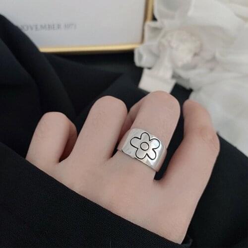Todorova Korean Style Flower Rings For Women Punk Trendy Vintage Plum Blossom Ring Small Daisy Flower Rings Party Couple Jewelry