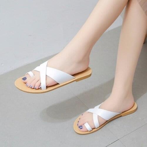 Summer New Ladies Slippers Fashion Ladies Flat Slippers Casual and Comfortable Ladies Shoes Open-toed Ladies Slippers