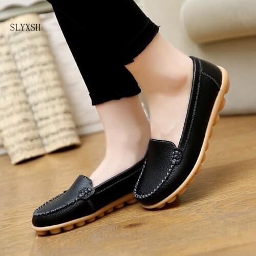 2018 New Leather Women Flats Moccasins Loafers Wild Driving women Casual Shoes Leisure Concise Flat In 8 Colors footwear