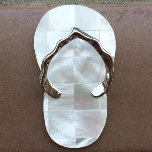 Free Shipping Women Fashion White Mother of Pearl Shell Shoe Pendant Bead 1pcs C9153