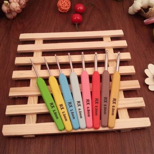 Free Shipping Plastic handle aluminous crochet hooks 8pcs a set, size 2.5-6.0mm crafts crochet for DIY knitting/needlework