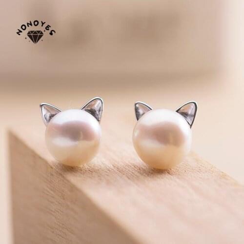 Nonoyesya Stud Earrings