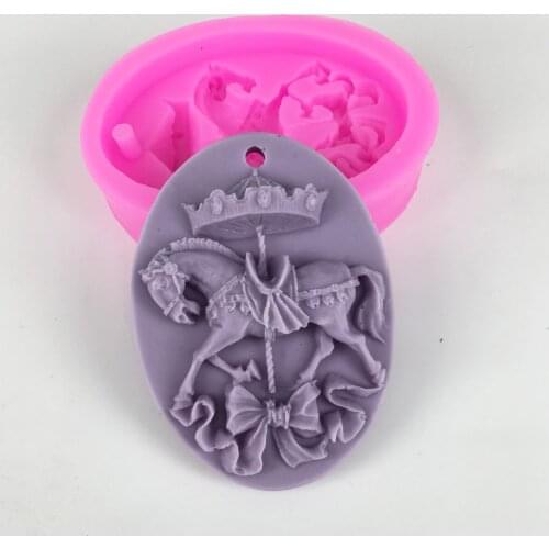 Carousel gypsum pendant mold DIY Craft Gypsum Tablets Mould Handmade Soap Silicone Mold