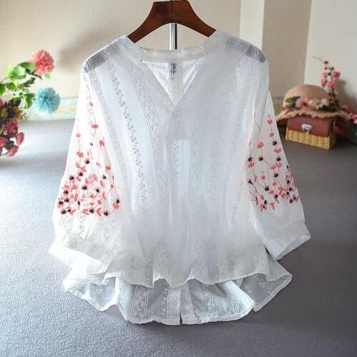 Womens Spring Summer Designer Floral Embroidery White Cotton Shirt Female High Waist Casual Loose T Shirt Top TB603