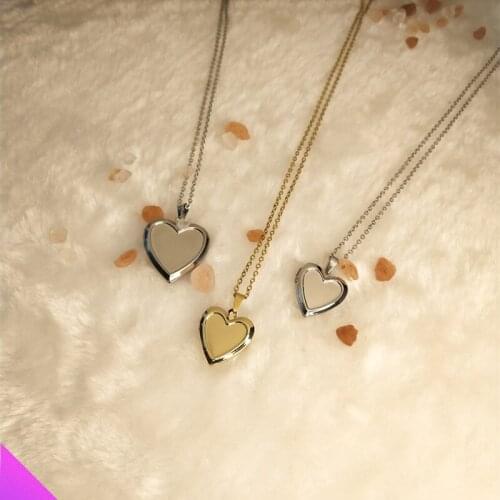 Wholesa Christmas gift heart-shaped photo frame box pendant necklace flat glossy photo box necklace lady classic jewelry 2 color