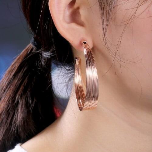 Fashion Layered Iron CircleStud Earrings For Women Hot Gold Color Metal Stud Earrings For Women Wedding Jewelry Gift Accessories