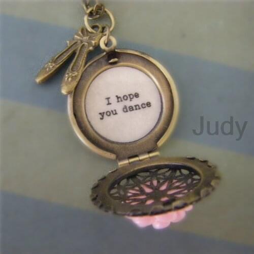 Yaolu Women's Medallions