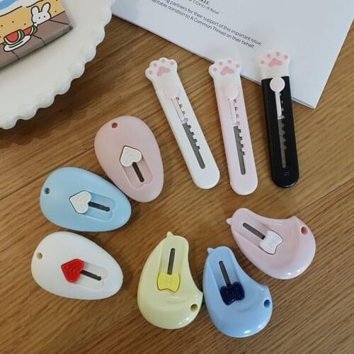 Kawaii Mini Pocket Cat Paw Art Utility Knife Express Box Knife Paper Cutter Craft Wrapping Refillable Blade Stationery