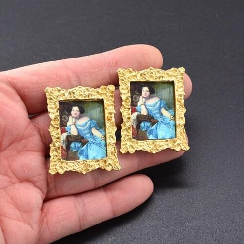 New Creative Vintage Famous Oil Painting Accessories Mona Lisa Stud Earrings Metal Gold Jewelry For Women Statement Party Gifts