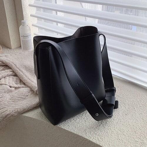 Large Capacity Pu Leather Shoulder Bags for Women Winter Vintage Crossbody Handbags Womens Comtosite Bucket Bag