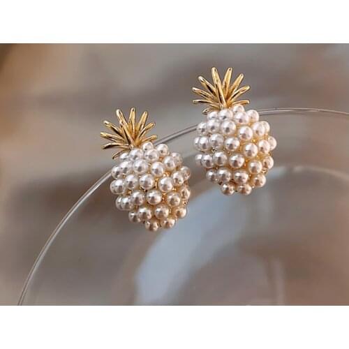 2021 New Arrival Pineapple Pearl Earrings French Retro Women Earrings Temperament Female Wave Earrings Prevent Allergy Gift
