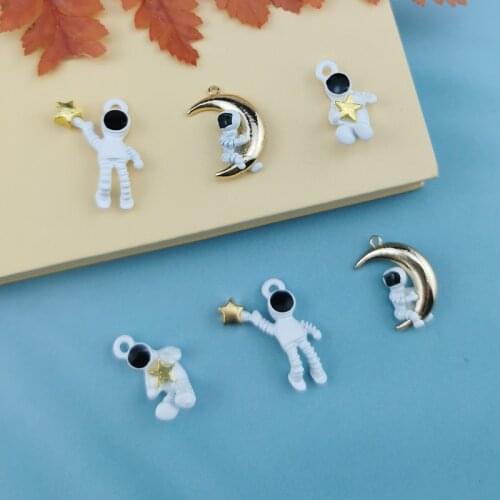 10pcs Catch Star Astronauts Enamel Charms Alloy Moon Cosmonaut Pendant DIY Earring Bracelet Finding Fit Jewelry Making Accessory