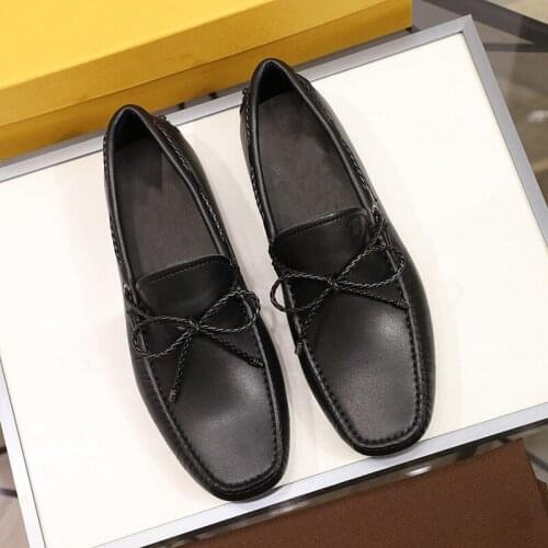 2020 New casual bean shoes mens shoes braided belt driving leather mens shoes