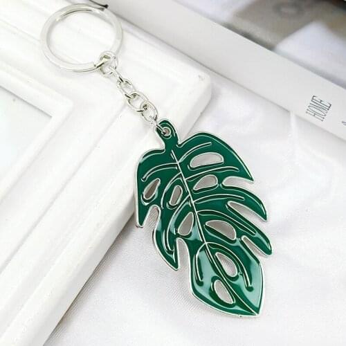 Trendy Fashion Keychain Pendant Green and Fresh Oily Leaf Alloy Material Mens and Womens Bag Keychain Hollow Turtle Leaf
