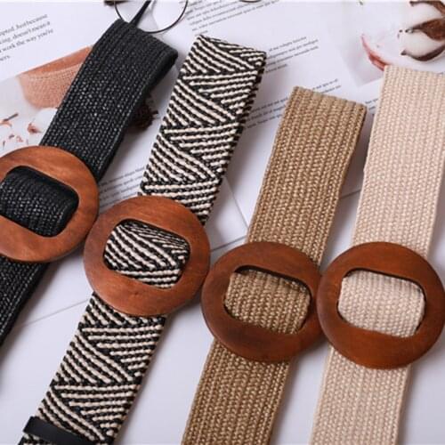 Women Braided Straw Waistband Cinch Belt With Round Wooden Buckle