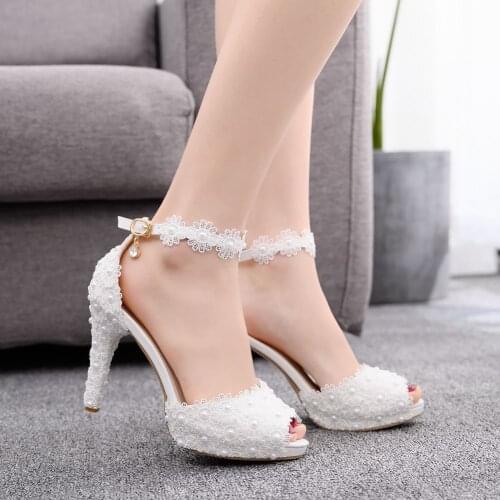 Crystal Queen Women Platform Sandals High Heels Waterproof Female White Lace Wedding Shoes Pointed Toe Peep Lace Flower Pearls