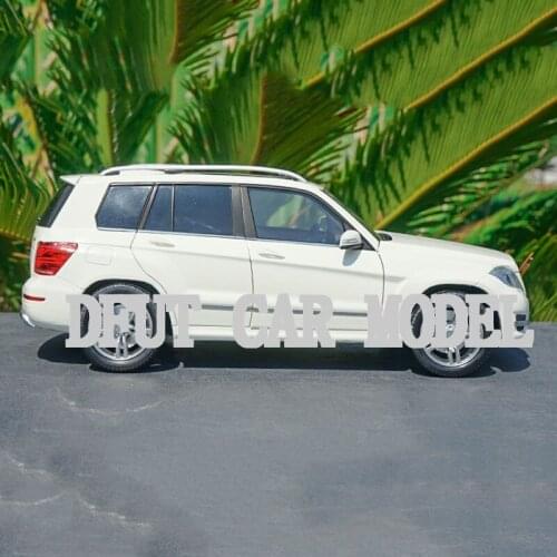 1:18 scale Alloy Toy Vehicles GTA GLK 300 SUV Car Model Of Childrens Toy Car Original Authorized Authentic Kids Toys