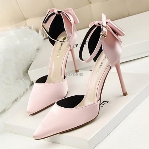 Luxury Shoes Women Pumps 2021 New Sexy High Heels Shoes Red Wedding Shoes Kitten Heels Fashion Women Sandals Stiletto Size 43