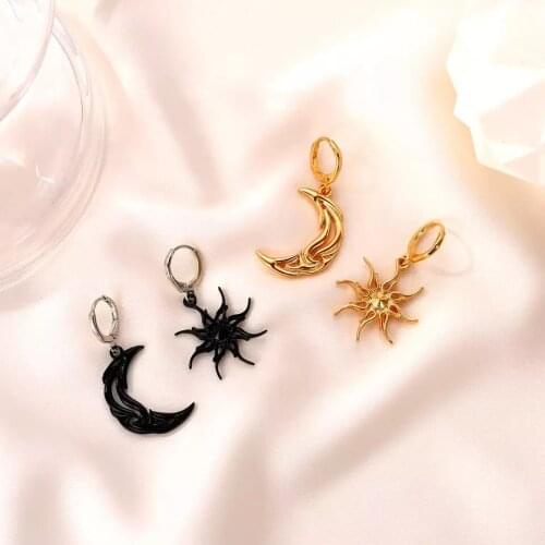 2021 New Sun Moon Dangle Earring Asymmetric Abstract Star Drop Earrings for Women Short Hollow Earings Brincos Fashion Jewelry
