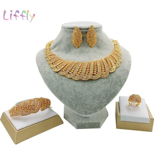 Classic Dubai Jewelry Sets Necklace Elegant Bridal Bracelet Earrings Creative Ring Nigerian Charm Women Crystal Jewelry Set