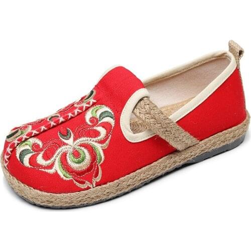 Women Canvas Shoes Embroidery Flower National Style Retro Hanfu Hemp Round Toe Flat Platform Fashion Creative Comfortable Loafer