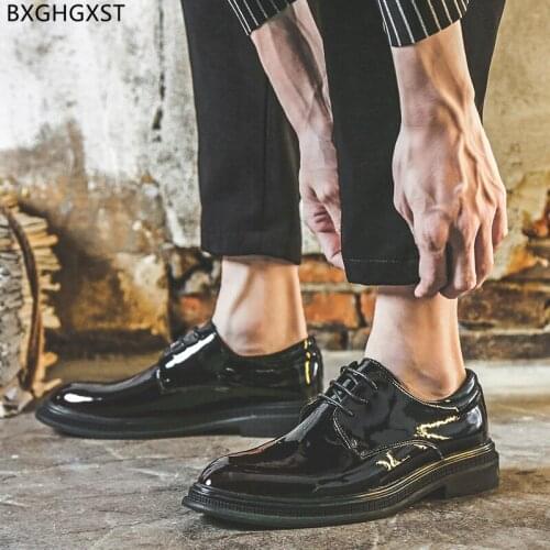Patent Leather Shoes for Men Office 2021 Designer Dress Shoes Mens Fashion Elegant Business Shoes Men Chaussure De Homme Sapato
