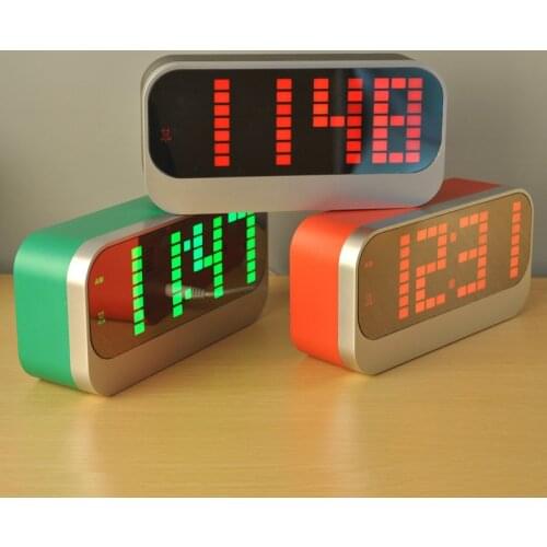 LED Digital Alarm Clock Date And Temperature Display,24 /12 Hours time Conversion,Power Off Memory,Night Lights,USB power supply