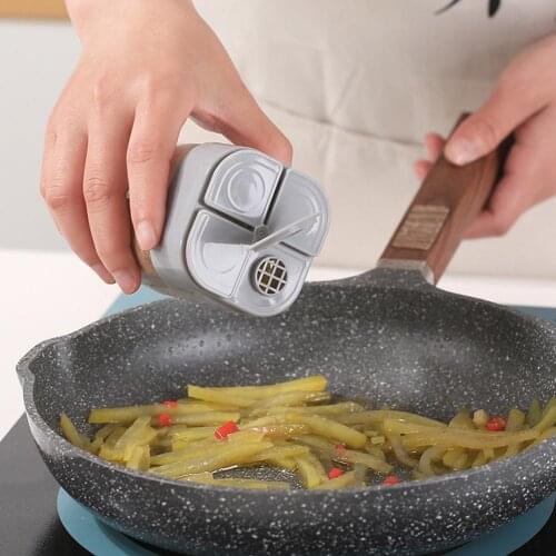 Multi-Compartment Storage Net-like Opening Household 4 In 1 Salt Pepper Shaker 4-Compartment Empty Spice Dispenser