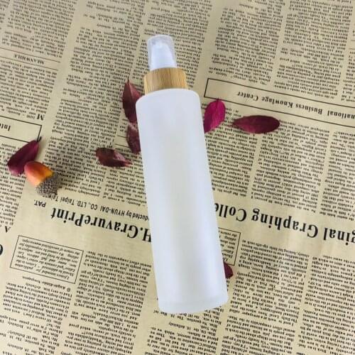 Skin Care Packing Glass Bottles Lotion Containers With Various Bamboo Covers Perfum Spray Pump Lid Cosmetic Jar