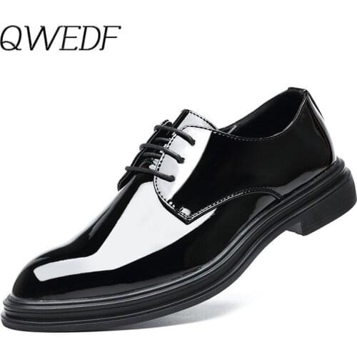 QWEDF 2019 Man Flat Classic Men Dress Shoes Genuine Leather Wingtip Carved Italian Formal Oxford Zapatos Hombre Z3-73