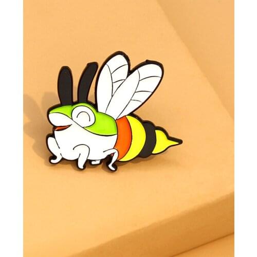 Creative Fun Funny Animal Frog Bee Enamel Brooch Personality Alloy Pins Badge Clothes Bag Accessories Punk Woman Jewelry Gift