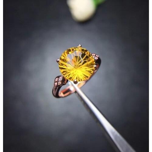 The natural citrine ring is exclusive to women. 925 silver and any clothes are beautiful
