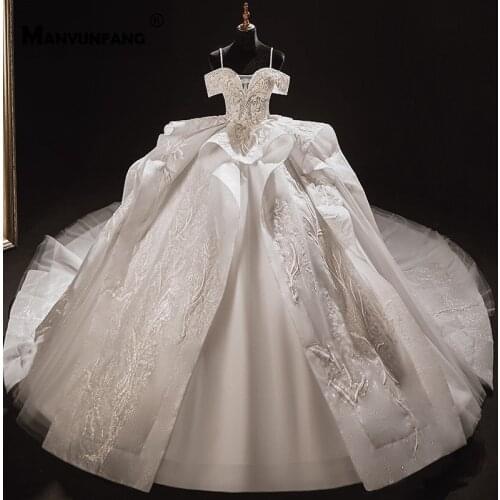 Custom Made Cathedral Train Beading Boat Neck Wedding Dress Luxury Spaghetti Straps Embroidery Appliques Tulle Bridal Ball Gown