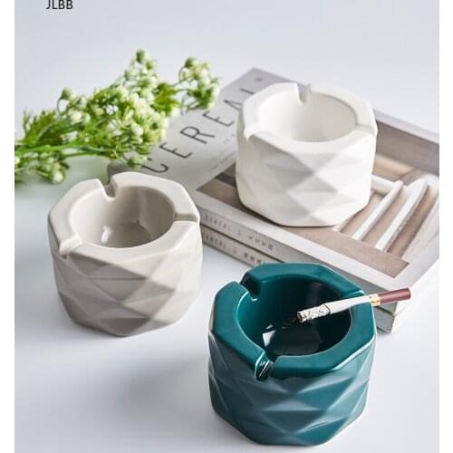 Designer Creative Ashtray Portable Ashtray Cigar Gift for Boyfriend Ash Tray Outdoor Mini Tobacco Rolling Tray Ceramic