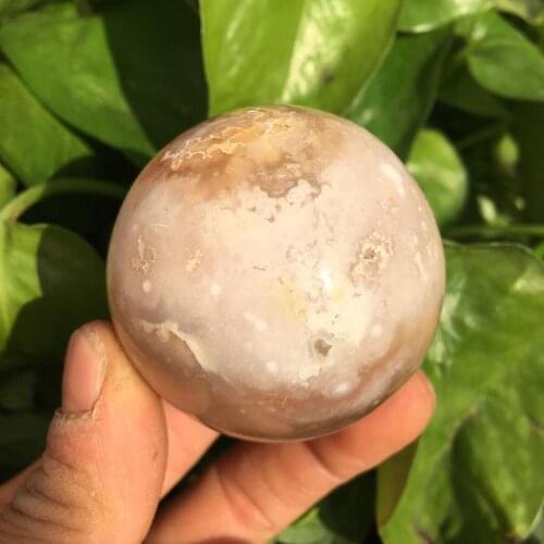 Beautiful natural cherry blossom agate crystal ball natural crystal agate reiki healing as a home decoration gift 45-50mm