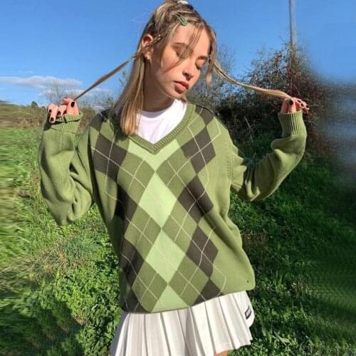 B-TOTO American Retro Green V-neck Diamond Sweater Womens Trendy Ins Loose Outer Wear Top 2021 New Fashion