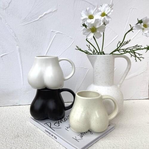 2 PCS Ceramic cups creative White Black Cream Buttocks Coffee Mugs for Tea Milk Personalized Water Drinkware Funny Cup Gifts
