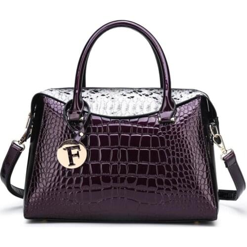 Luxury Crocodile Pattern Female Bag Banquet Womens Handbag Tote Bag Large Capacity Shoulder Bag Bright Leather Messenger Bag