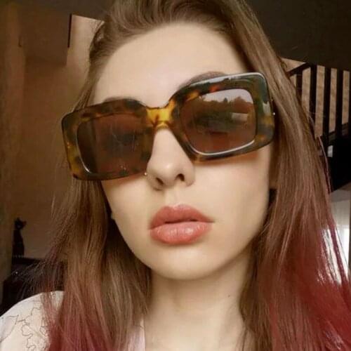 Square Glasses Trendy New Small Leopard Sunglasses Women Men New Fashion Brand Designer Sun Glasses Woman Vintage Shades Oculos