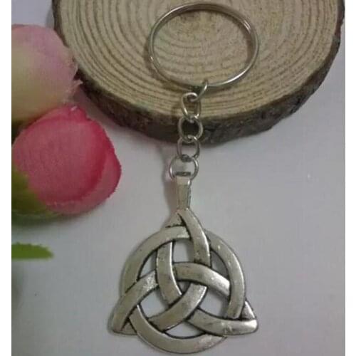 Lucky knot Triangle Trinity KeyChains Gift Plating Triquetra Eire Pendants 25mm Key Rings Charms Metal Keyring 50 Pcs