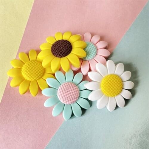 5PCS Cartoon Sunflower Silicone Beads Childrens Molar Toddler Toys Food Grade Silicone Teether DIY Pacifier Toy Accessories