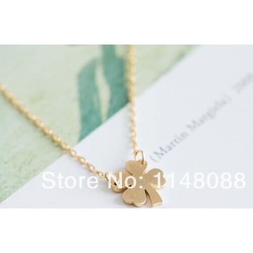 Fashion hotting sale Gold exquisite four-leaf clove pendant necklace for girlfriend women lovers' gift