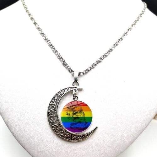 Gay Pride Rainbow Pendant Moon Necklace Lesbian LGBT 20mm Glass Dome Cabochon Gold-plated Necklace for Woman Man Man Lover Gift