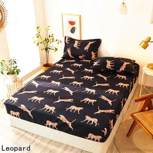 Soft Fitted Sheet With Elastic Band Solid Color Bed Sheet Cover Thicken Quilted Mattress Cover Anti-Bacteria Mattress Topper