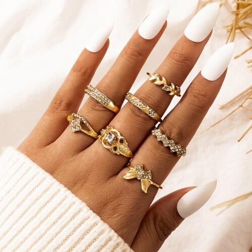 Tocona 7pcs/sets Bohemian Gold Rings for Women Lovely Butterfly Carving Flowers Shiny Crystal Stone Wedding Rings 9073